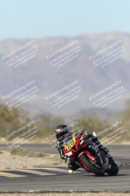 media/Dec-04-2025-Racers Edge (Thu) [[5ebc9f124d]]/3-B Group/1-Session 1 (Turn 7)/